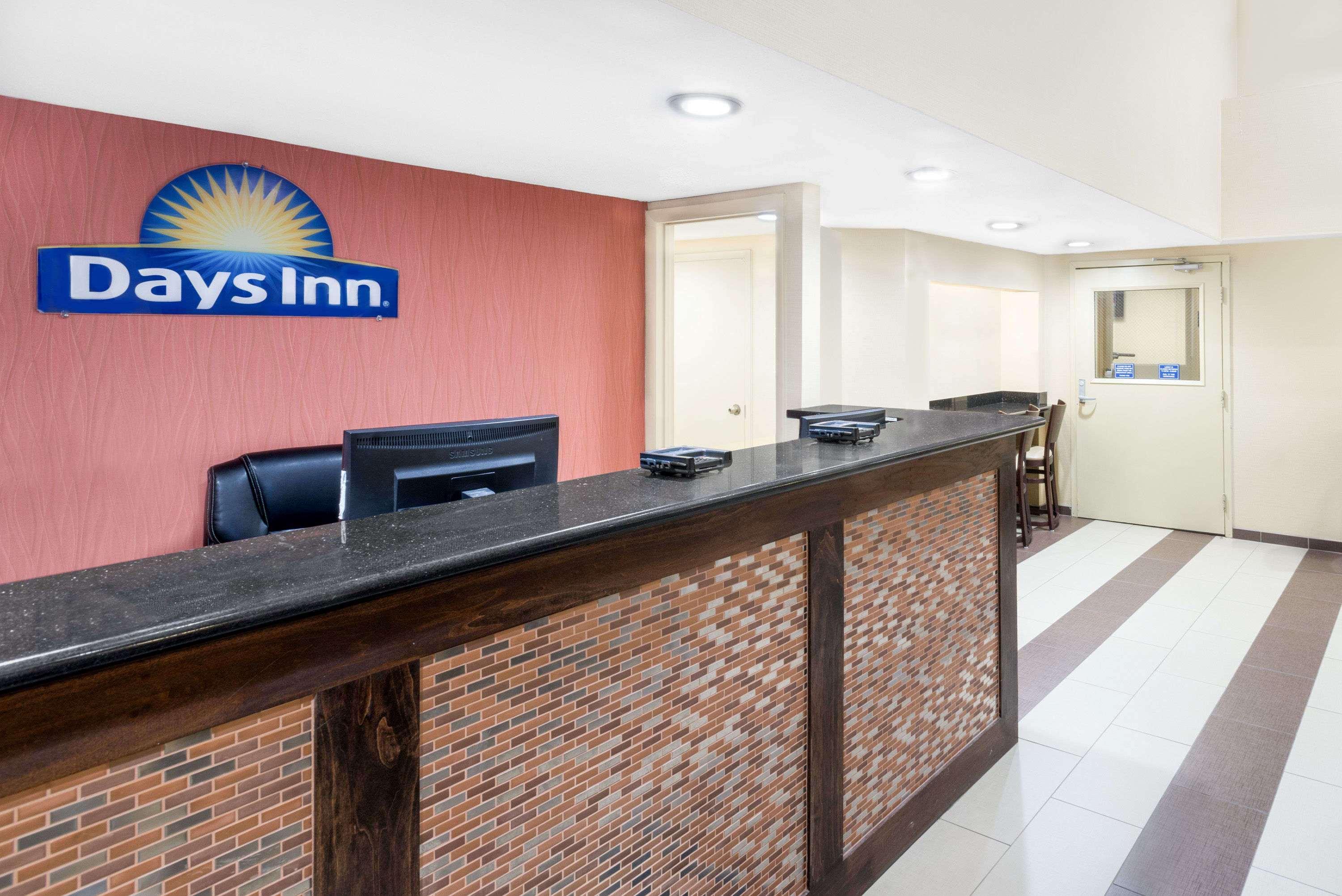 Days Inn By Wyndham Geneva/Finger Lakes Экстерьер фото