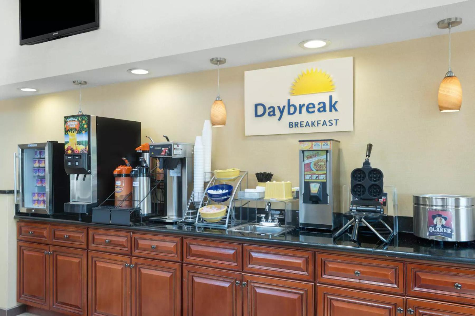 Days Inn By Wyndham Geneva/Finger Lakes Экстерьер фото